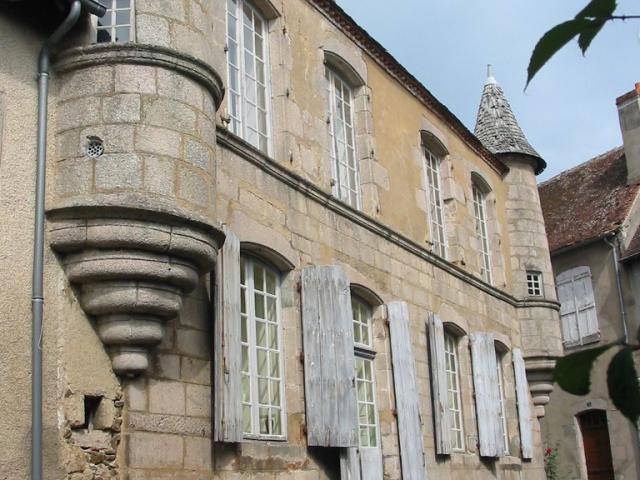 Maison À Tourelles Boussac Creuse©ot Boussac