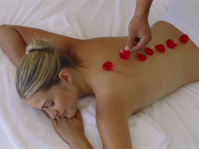Massage Bien être Avec Les Pétales