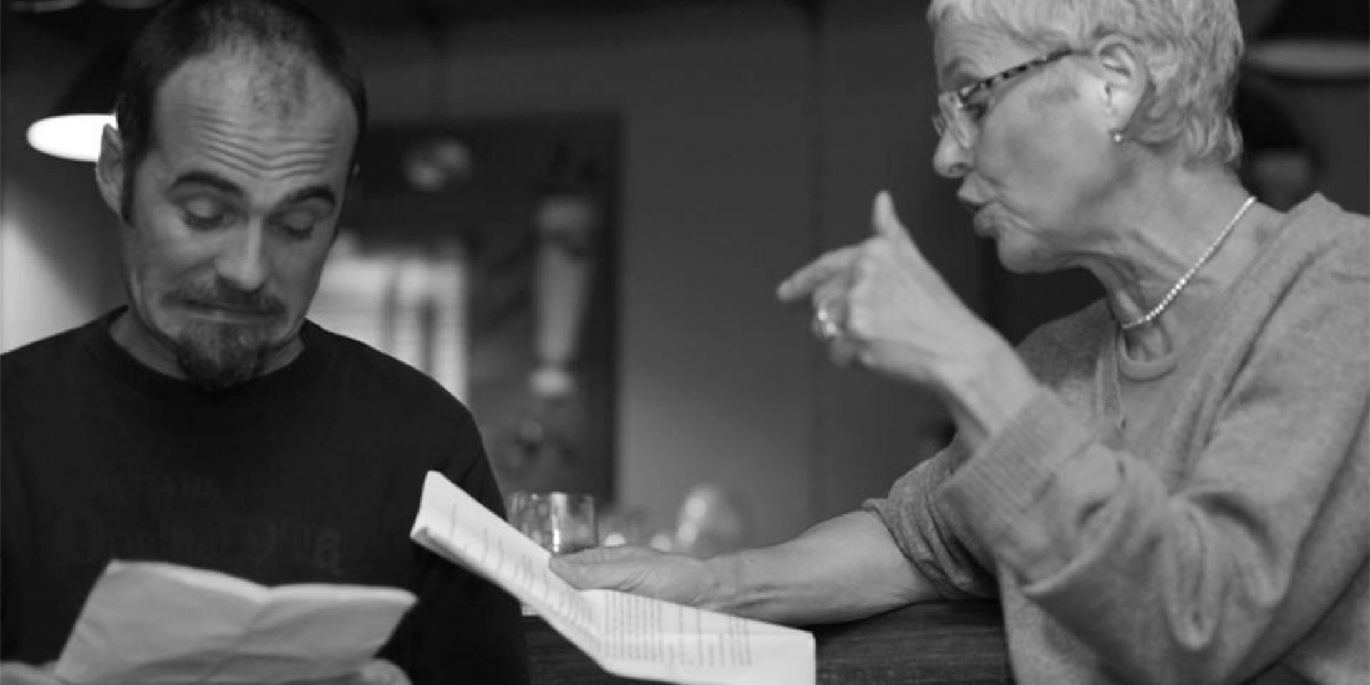 Lecture En Duo, Lors De La Soirée presque Papous Dans La Tete ©nuits Noires À Aubusson, La Creuse
