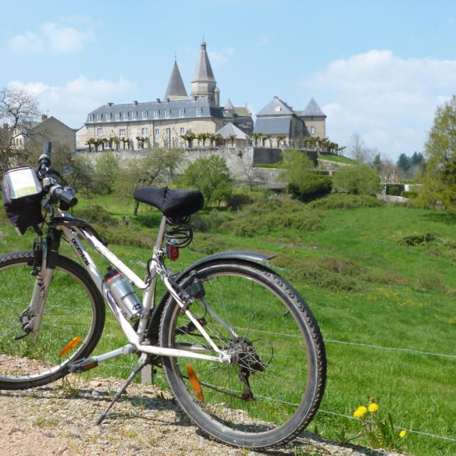 Véloroute en Creuse Bénévent l'abbaye