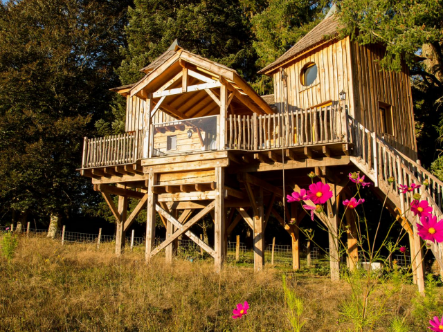 Cabane dans les arbres Château de Mémanat