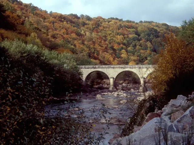 Pont du Bourg d'Hem