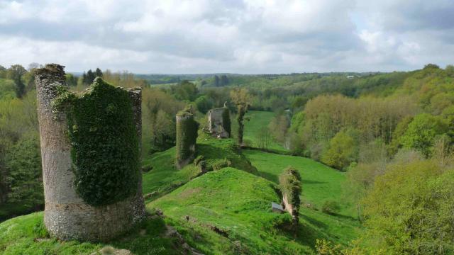 6 Ruines Du Chateau De Malval