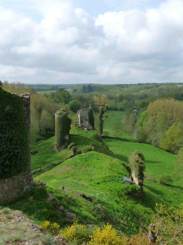 6 Ruines Du Chateau De Malval