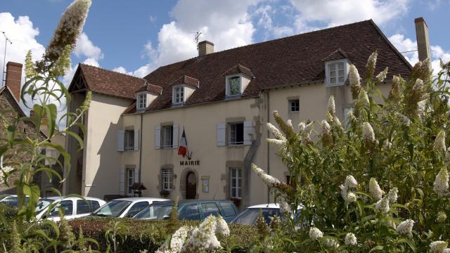 Genouillac 9 Mairie (1)