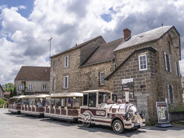 Crozant Train Touristique Creuse By Les Coflocs
