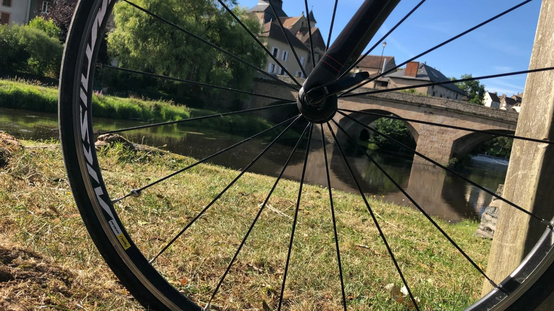 Randonnée vélo route Creuse - ©ADRT23 Services