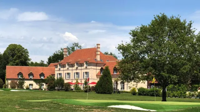 Vue sur le parcours de golf du Domaine de l'Orangerie