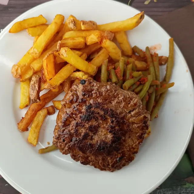 Auberge du poney qui tousse, restaurant Creuse