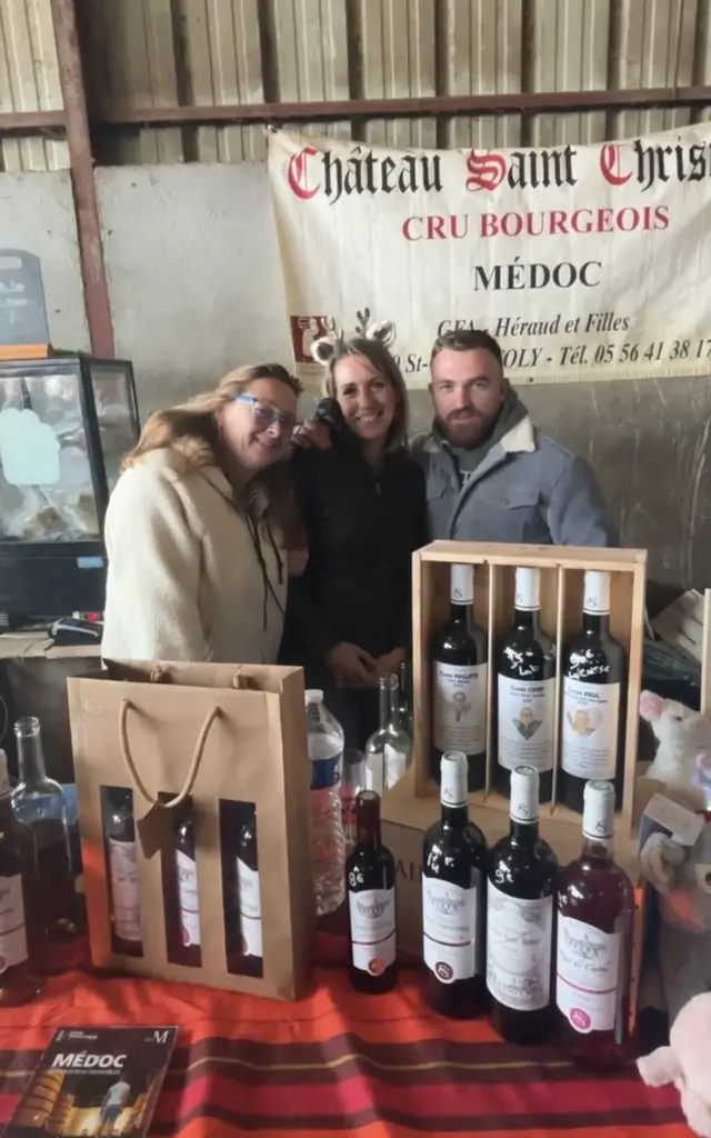 Cathy, Claire et Jean-Baptiste de l'Amour est dans le pré